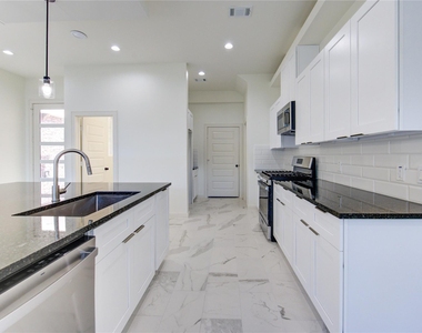2922 El Fenice Lane - Photo Thumbnail 22