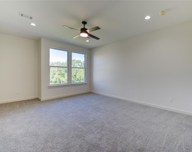 2922 El Fenice Lane - Photo Thumbnail 10