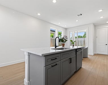 4333 Avron Drive - Photo Thumbnail 17