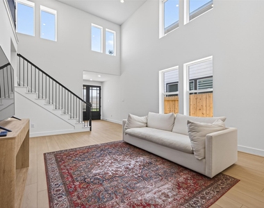 4333 Avron Drive - Photo Thumbnail 12