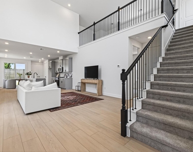 4333 Avron Drive - Photo Thumbnail 8