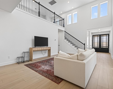 4333 Avron Drive - Photo Thumbnail 11