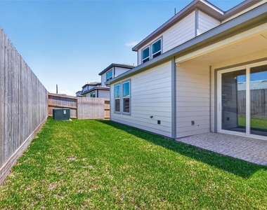 4333 Avron Drive - Photo Thumbnail 46