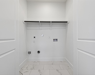 4333 Avron Drive - Photo Thumbnail 22