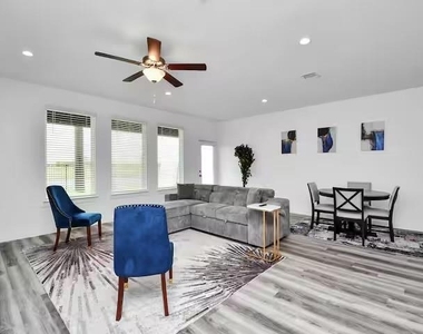 12320 Churchill Down Dr - Photo Thumbnail 4