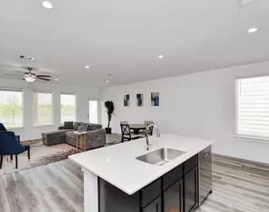 12320 Churchill Down Dr - Photo Thumbnail 1