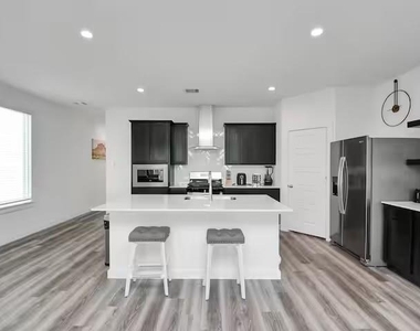 12320 Churchill Down Dr - Photo Thumbnail 2