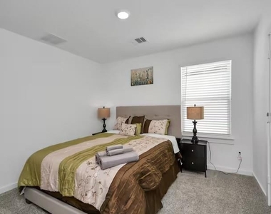 12320 Churchill Down Dr - Photo Thumbnail 9