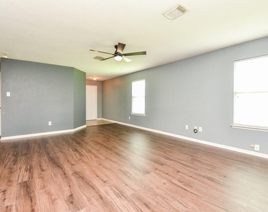 1910 Poco Drive - Photo Thumbnail 6