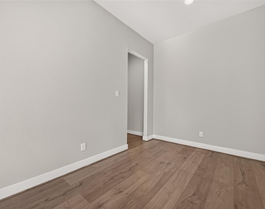 8802 Hollister Pine Court - Photo Thumbnail 22