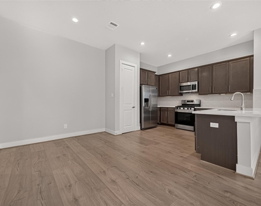 8802 Hollister Pine Court - Photo Thumbnail 21