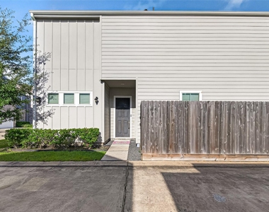 8802 Hollister Pine Court - Photo Thumbnail 7