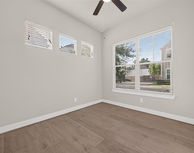 8802 Hollister Pine Court - Photo Thumbnail 10