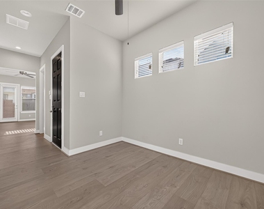 8802 Hollister Pine Court - Photo Thumbnail 13