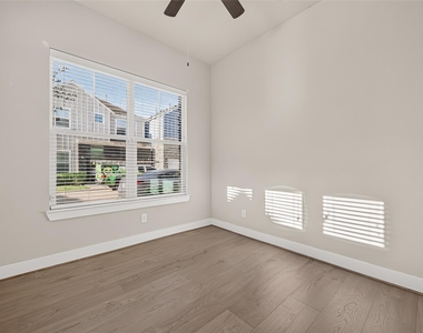 8802 Hollister Pine Court - Photo Thumbnail 11