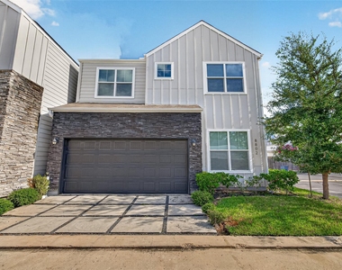 8802 Hollister Pine Court - Photo Thumbnail 4