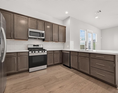 8802 Hollister Pine Court - Photo Thumbnail 28