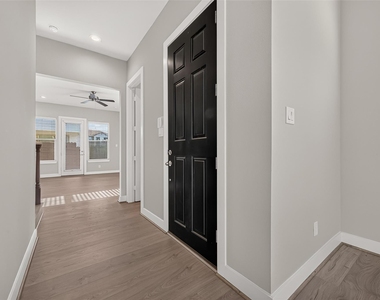 8802 Hollister Pine Court - Photo Thumbnail 14
