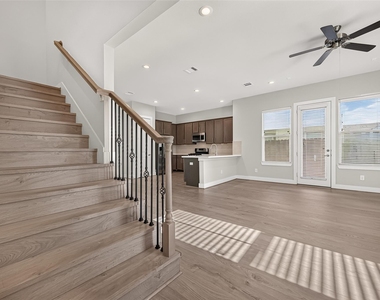 8802 Hollister Pine Court - Photo Thumbnail 15