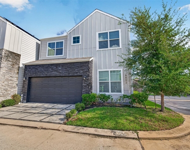 8802 Hollister Pine Court - Photo Thumbnail 3