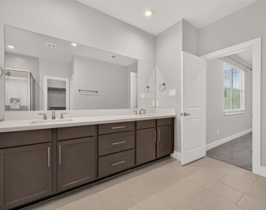 8802 Hollister Pine Court - Photo Thumbnail 44