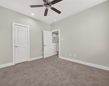 8802 Hollister Pine Court - Photo Thumbnail 32