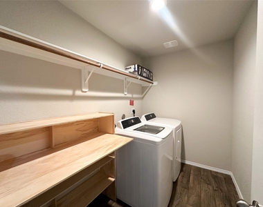 1807 Brady Shores Drive - Photo Thumbnail 14