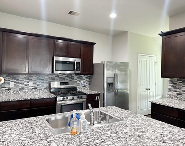1807 Brady Shores Drive - Photo Thumbnail 2