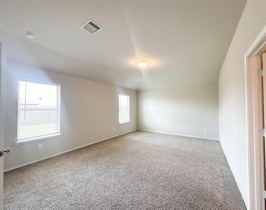 1807 Brady Shores Drive - Photo Thumbnail 6