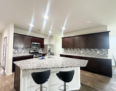 1807 Brady Shores Drive - Photo Thumbnail 3