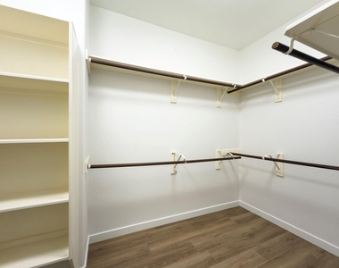 2802 Ridgeglen Lane - Photo Thumbnail 23
