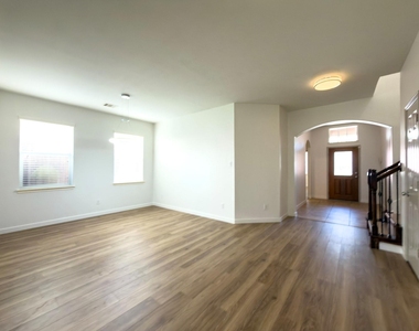 2802 Ridgeglen Lane - Photo Thumbnail 15