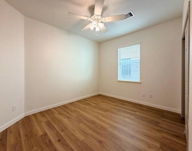 2802 Ridgeglen Lane - Photo Thumbnail 27