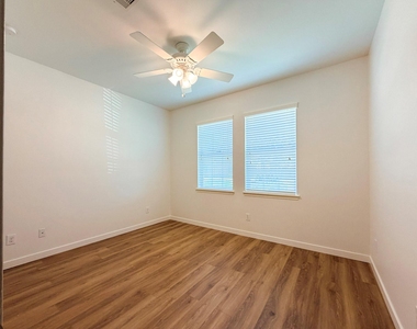 2802 Ridgeglen Lane - Photo Thumbnail 25