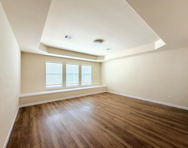2802 Ridgeglen Lane - Photo Thumbnail 30
