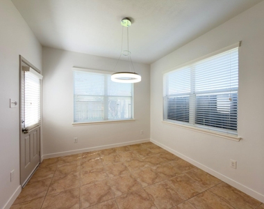 2802 Ridgeglen Lane - Photo Thumbnail 10