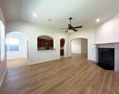 2802 Ridgeglen Lane - Photo Thumbnail 17