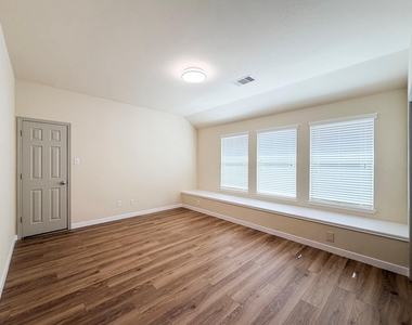 2802 Ridgeglen Lane - Photo Thumbnail 33