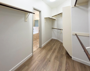 2802 Ridgeglen Lane - Photo Thumbnail 24