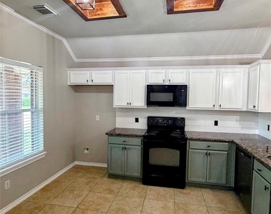 21742 Winsome Rose Court - Photo Thumbnail 8