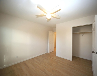 6709 Greenhurst Street - Photo Thumbnail 3