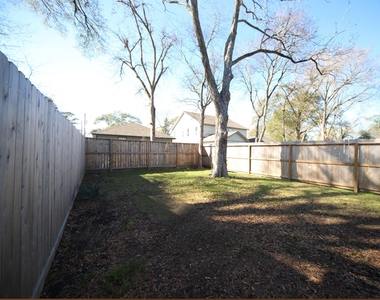 6709 Greenhurst Street - Photo Thumbnail 8
