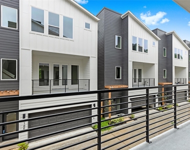 812 Elkhart Street - Photo Thumbnail 25