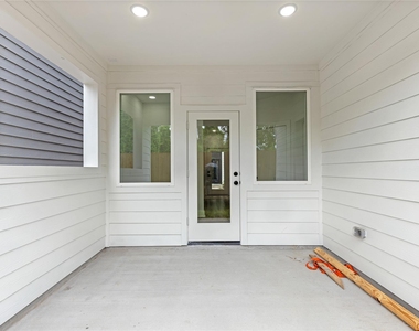812 Elkhart Street - Photo Thumbnail 27