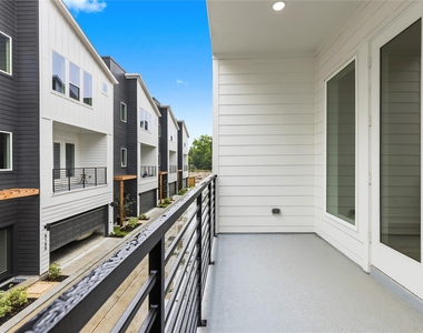 812 Elkhart Street - Photo Thumbnail 26