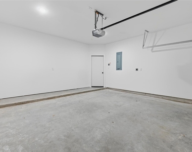 812 Elkhart Street - Photo Thumbnail 33