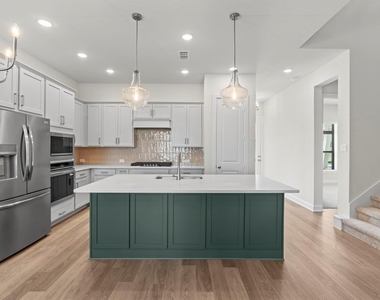 2718 Cottage Place - Photo Thumbnail 1