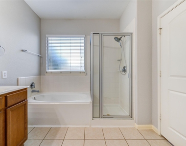 6030 Starbrook Creek Drive - Photo Thumbnail 24