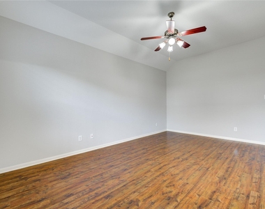 6030 Starbrook Creek Drive - Photo Thumbnail 22