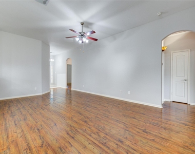 6030 Starbrook Creek Drive - Photo Thumbnail 7